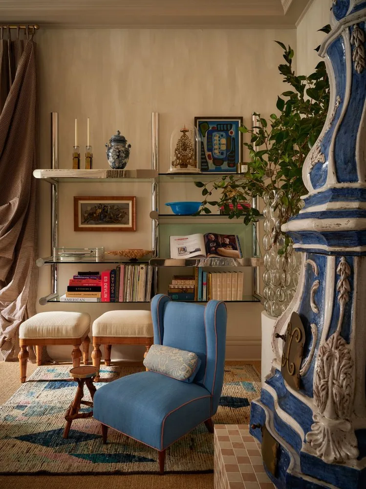 Mr. Trotter's Drawing Room, shelving and chair vignette, Kips Bay 2025, Studio Eckström